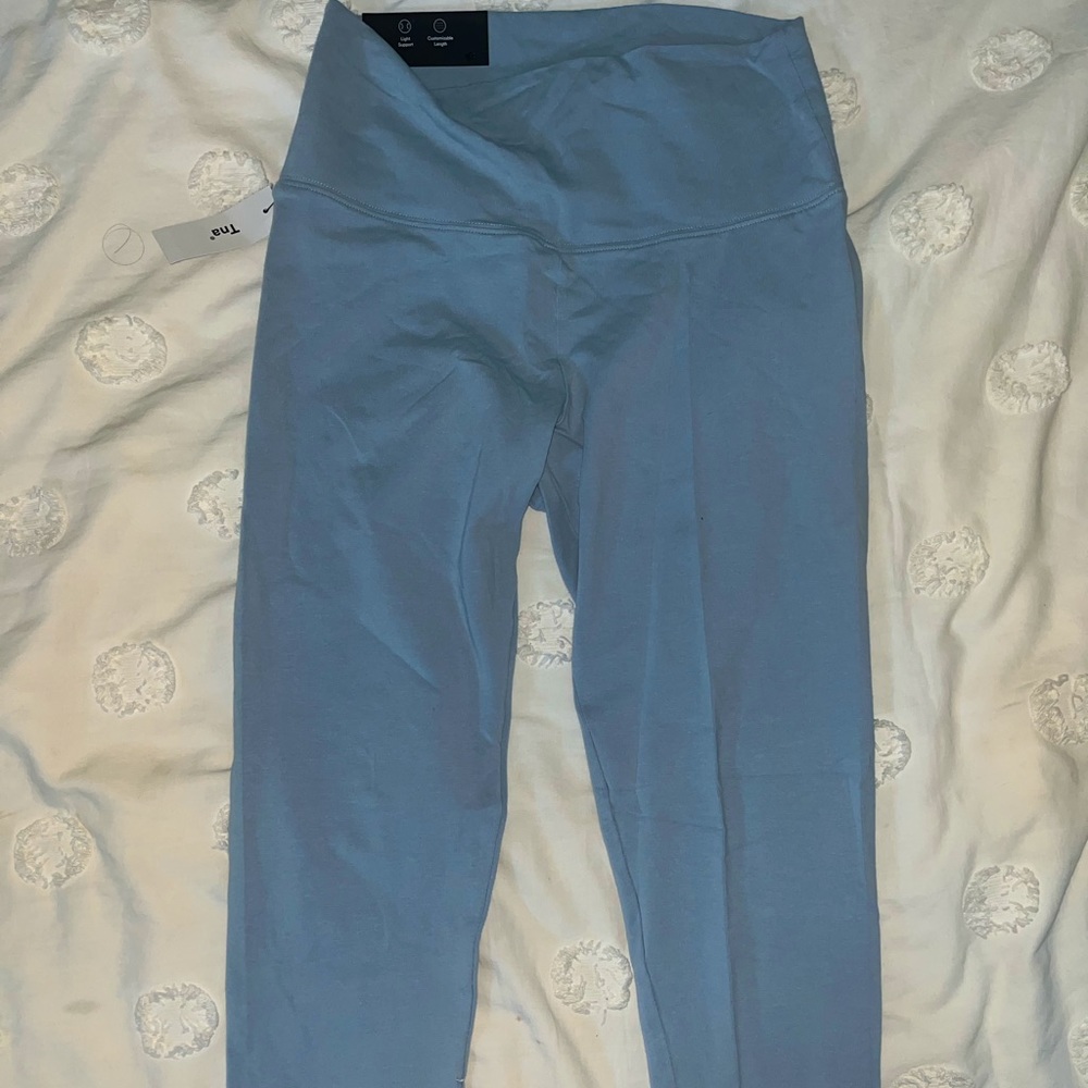 Aritzia TNA chill leggings